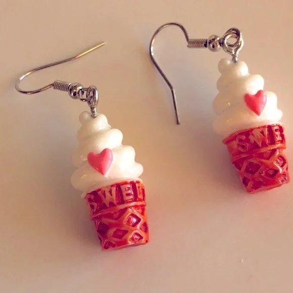 ♥️ Stocking Stuffer 🍦 Vanilla Ice Cream Cone Fashion Earrings - Picture 6 of 8